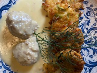 Котлетки з кролика у вершковому соусі