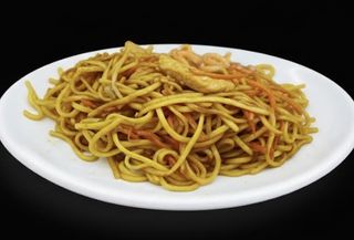 Tallarines Fritos Con Pollo