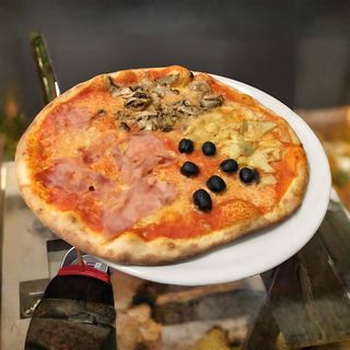 Pizza Cuatro Estaciones (40 Cm.)