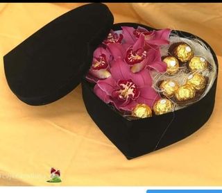 Orhideje i Ferrero Rocher  u  box srce