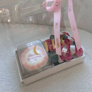 Комбо с цветами и бенто тортом в бренд сумочке