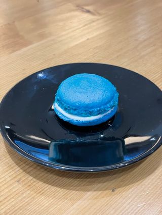 Макарон с бял шоколад и мента 20гр.