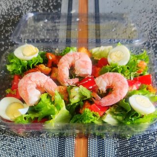 Цезарь с креветками/Caesar salad with shrimp/სალათი ცეზარი კრევეტებით/ Цезарь с креветками)