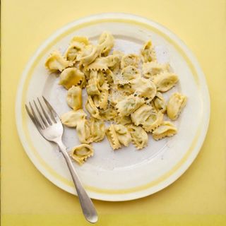 Ravioli del plin alla carne, ragù o burro e salvia