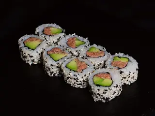 Maki z awokado i pieczonym łososiem (8szt) (180g)