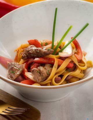 Tallarín Saltado Criollo