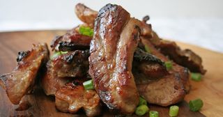 Сочни свински гърди със сладко чили