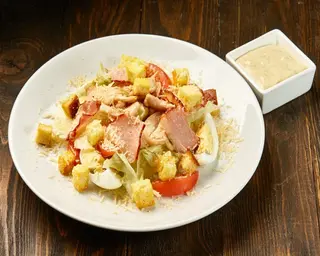 Салат Цезар (180/50г)