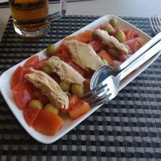 Ensalada De Tomate Con Ventresca De Bonito