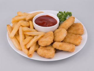 Menu Infantil Nuggets de pollo con Patatas Fritas