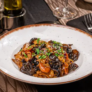 Noodles cu pui si urechi de lemn