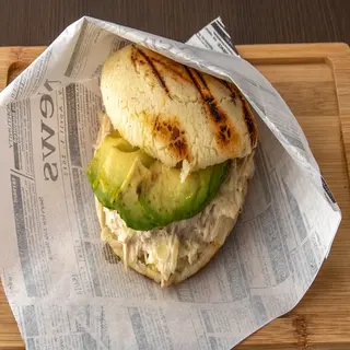 Arepa reina pepiada 
