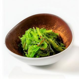Ensalada de wakame con sésamo