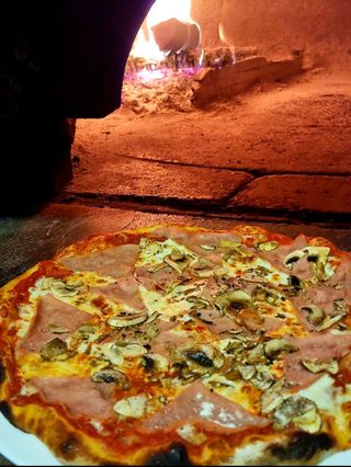 Pizza Prosciutto Cotto e Funghi