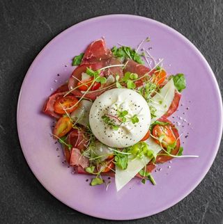Carpaccio Di Manzo e Burrata