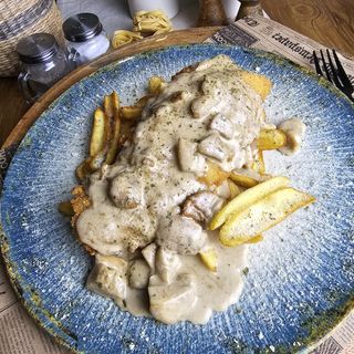 Cotlet cu sos de branza si ciuperci