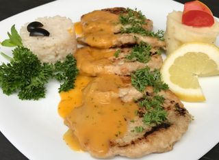 Крехки свински каренца със сос кафе дьо пари (500г)