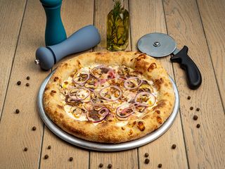 З яловичою вирізкою, беконом та грибами (450g)