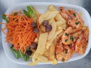 Camarão ao Alho com Batata Frita
