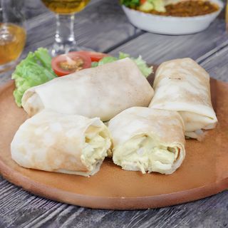 Блины с куриной грудкой в сливочном соусе