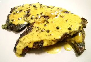 Mușchi vițel "Pfeffersteak" cu piure de cartofi