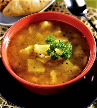 Ciorba de legume cu taitei de casa