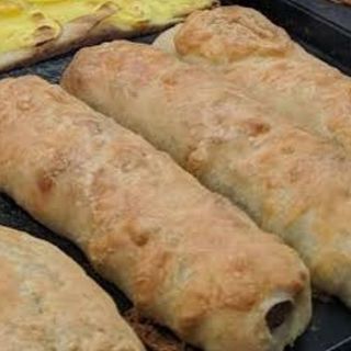 Calzone salsiccia, mozzarella