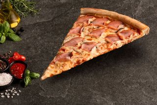 Pizza Capriciosa Kawałek