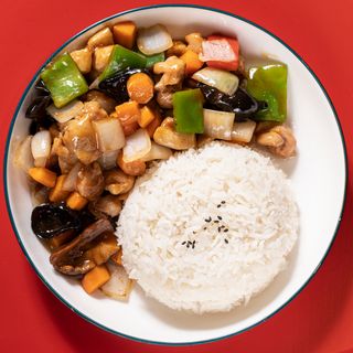 Riso bianco con pollo