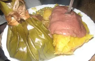 All food with plain groundnuts luwombo 