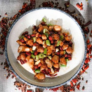 Trio di pollo con arachidi e rape 宫保鸡丁