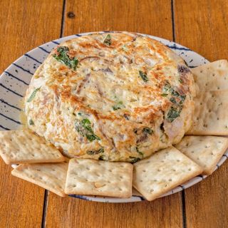 Tortilla con parmesano y albahaca