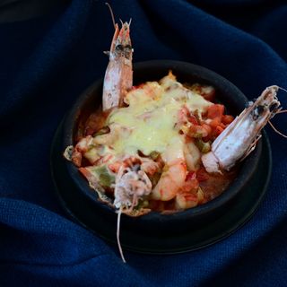 შემწვარი კრევეტები ბოსტნეულით 