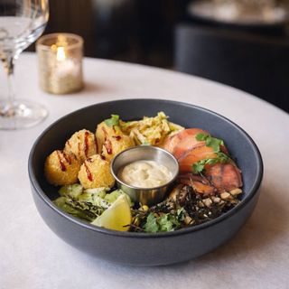 Поке фрай боул з лососем та тунцем