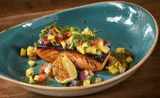 Lombo de Salmão com tártaro de manga