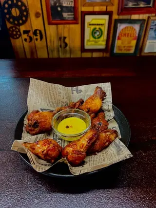 Alitas De Pollo Fritas Crujientes (8 Uds.)