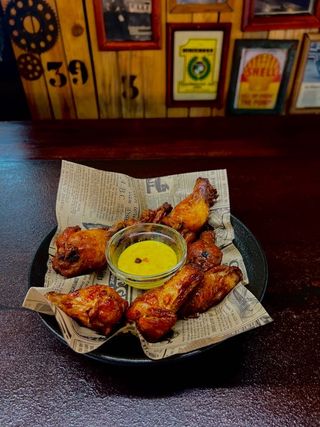 Alitas De Pollo Fritas Crujientes (8 Uds.)