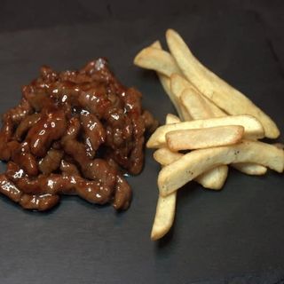 Ternera Con Patatas Fritas
