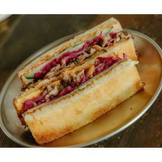 Bocadillo caliente pollo KiKi