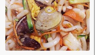 52. Udon con frutti di mare