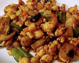 Pollo con Salsa Picante