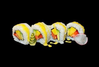 226.uramaki fruit roll