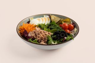 Ensalada de atún y huevo