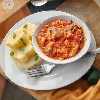 Boiled Yam with Chicken Sauce