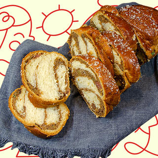 Cozonac Rasfatat cu de Toate, nuca, stafide, rahat 600g