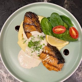 Семга со сливочным соусом