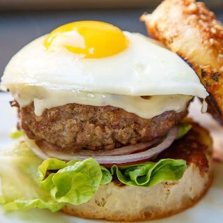 Hamburguesa Con Huevo