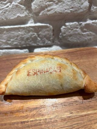 Empanada De Espinaca Y Bechamel