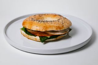 Бейгл с семгой