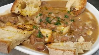 Zuppa di fagioli con funghi porcini